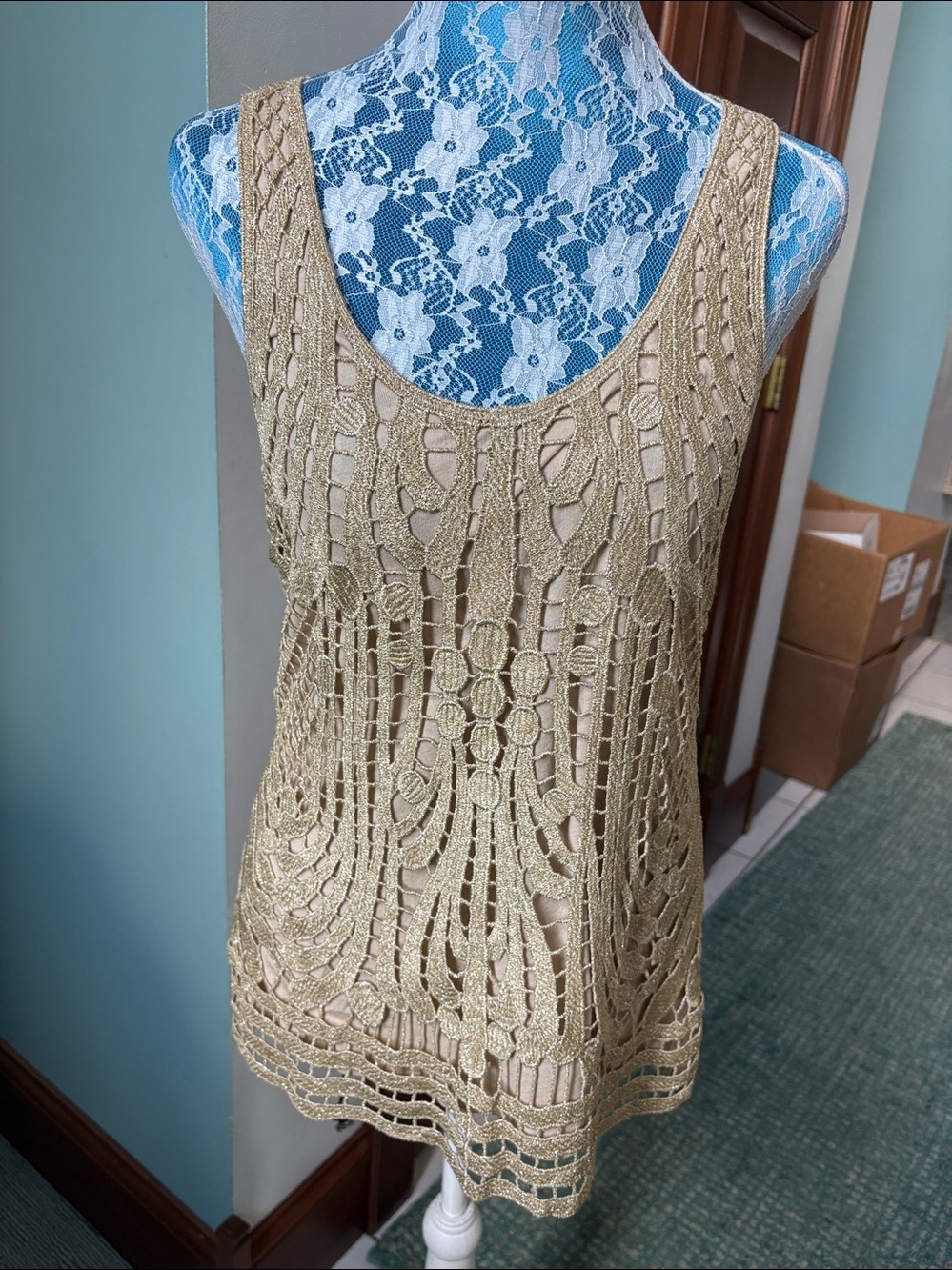 Express tank top gold metallic crochet overlays tan cotton lining women’s Sz.S